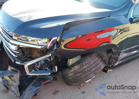 2022 Chevrolet Suburban 4Wd Premier z USA, uszkodzony, nr VIN 1GNSKFKDXNR167563